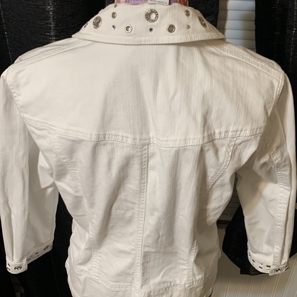 Jean Jacket! - Picture 7 of 8